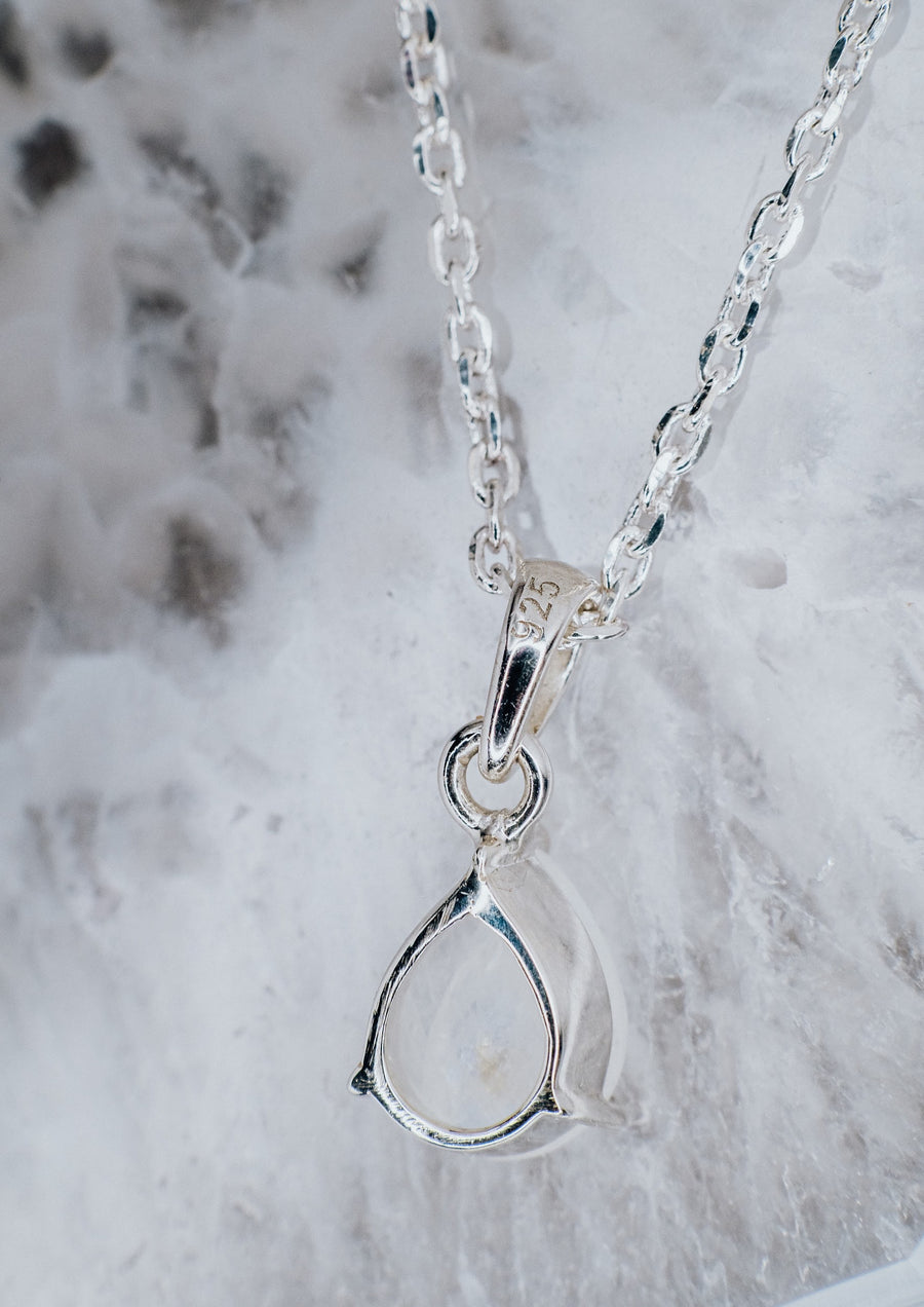 Teardrop moonstone silver necklace