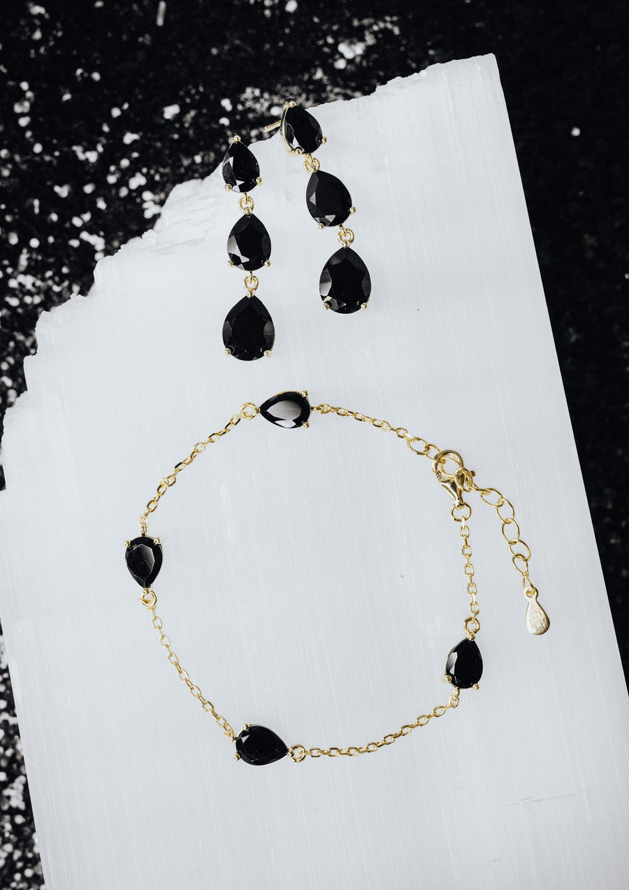 Black onyx teardrop bracelet