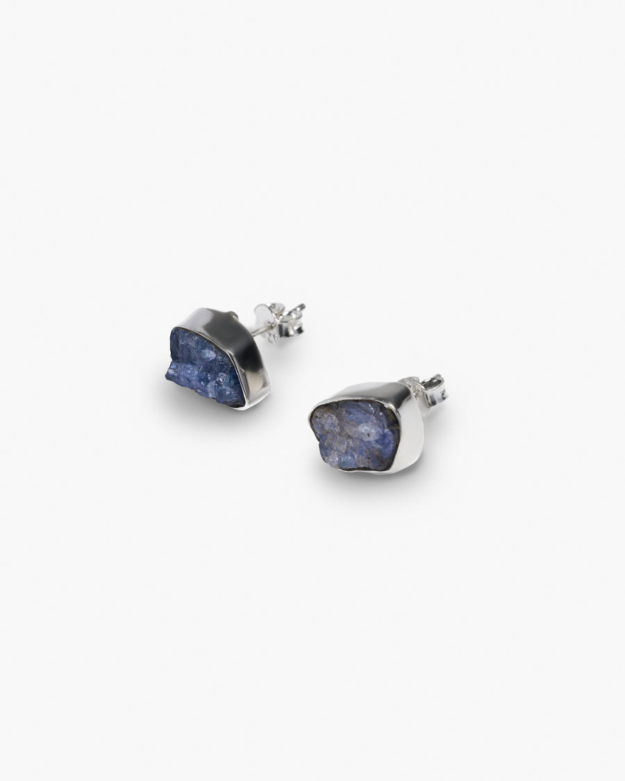 Boucles d'oreilles cloutées en argent et en tanzanite