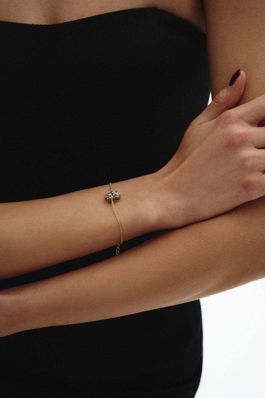 سوار بحجر البيريت مستطيل الشكل