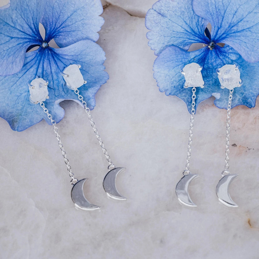 Boucles d'oreilles pendantes lune en pierre de lune brute