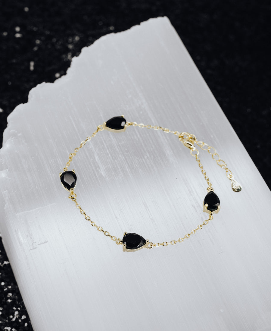 Black onyx teardrop bracelet