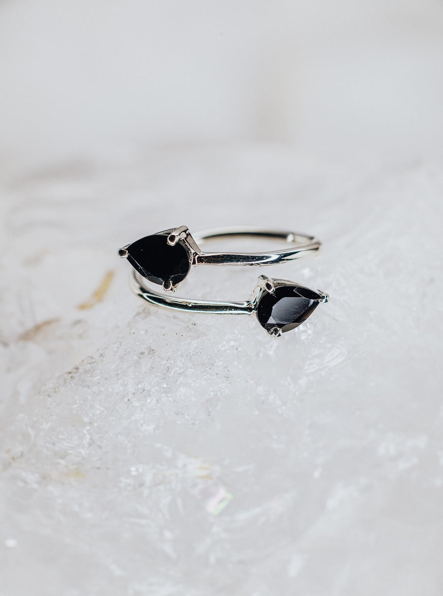 Teardrop black onyx silver double ring