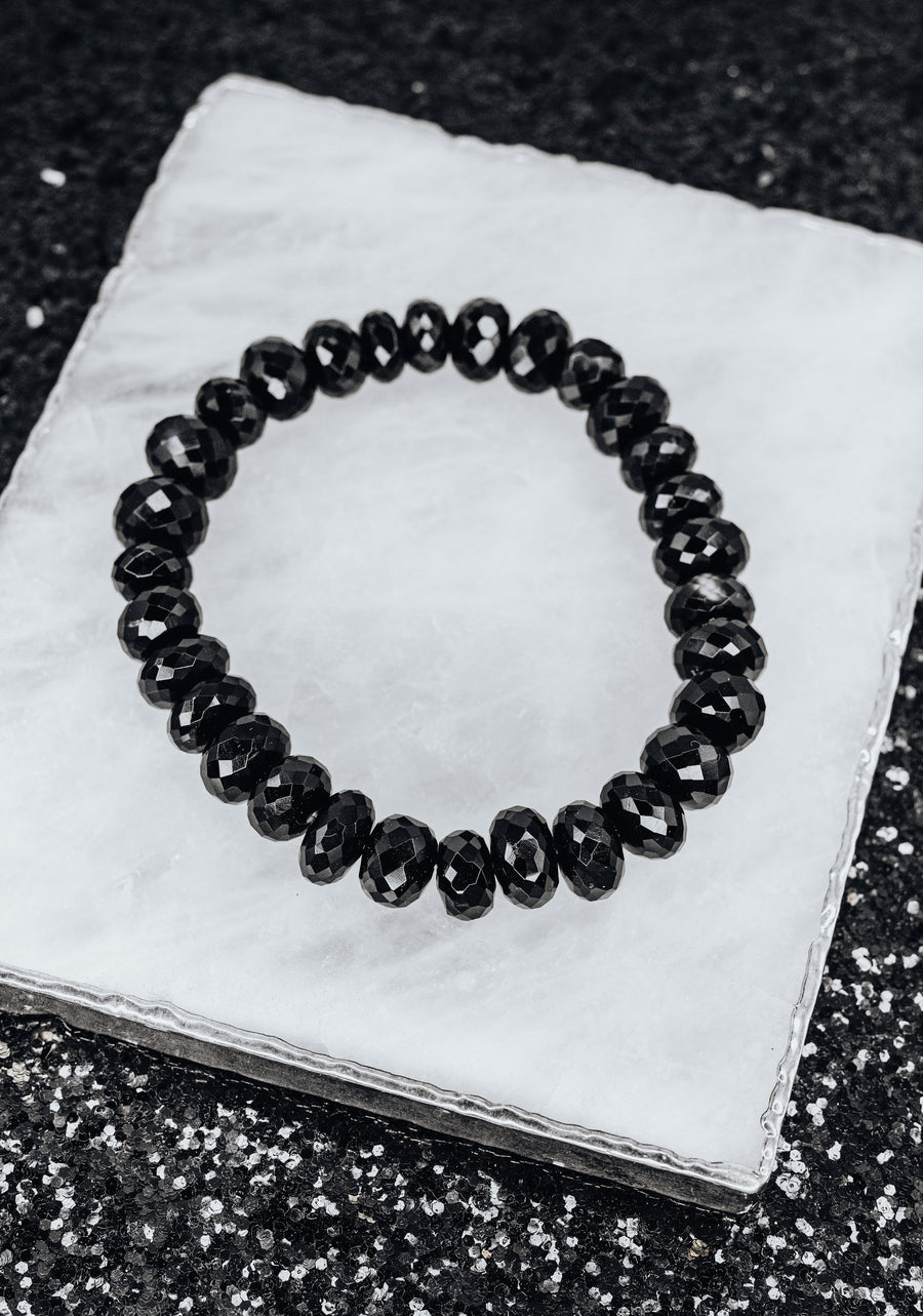 Bracelet en onyx noir à facettes