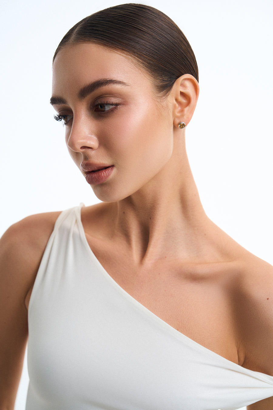 أقراط ناعمة و دائرية من السيترين