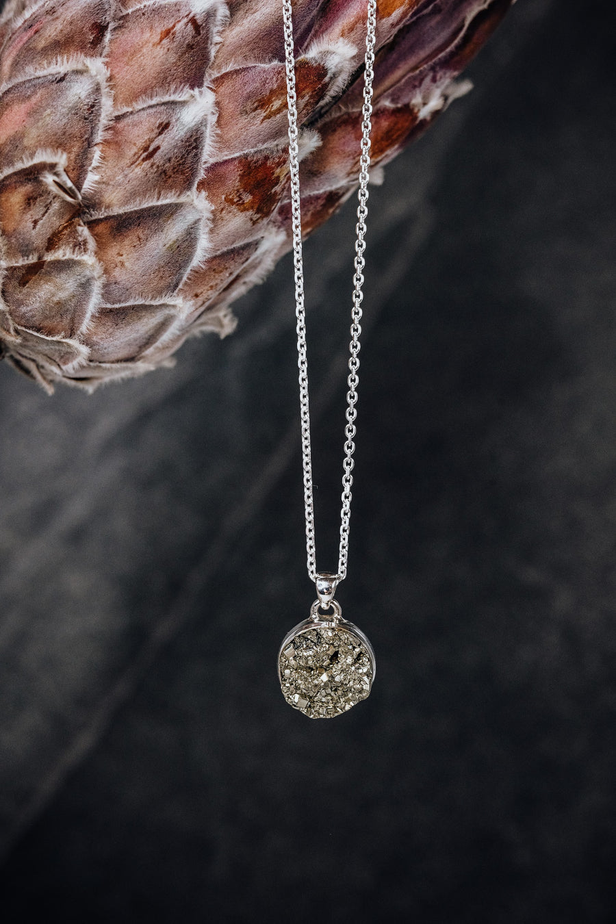 Collier rond en argent et en Pyrite