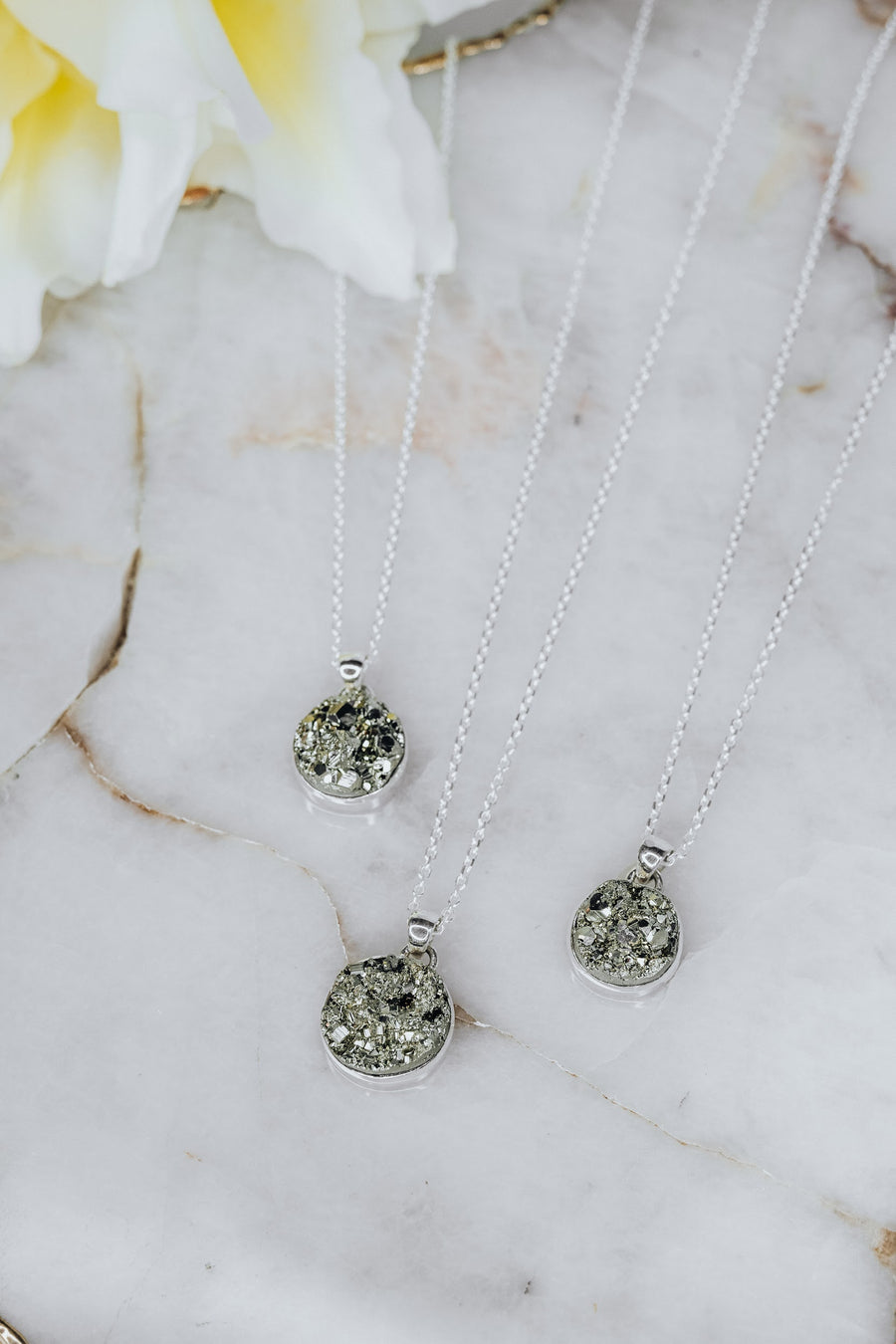 Collier rond en argent et en Pyrite