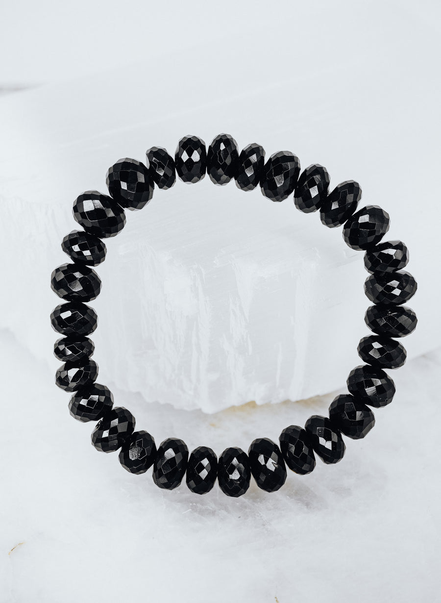 Bracelet en onyx noir à facettes