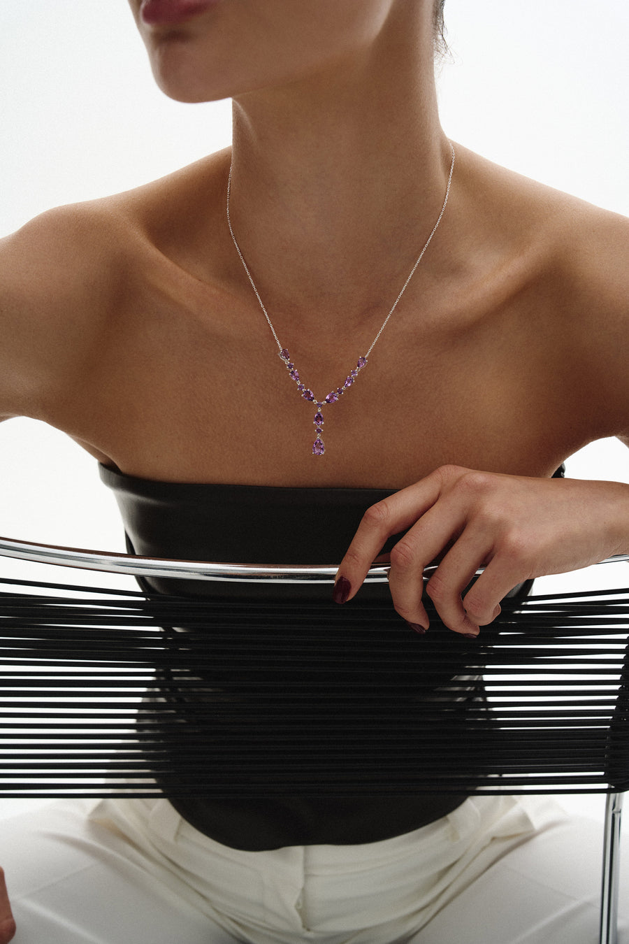 قلادة فاخرة بأحجار الجمشت 