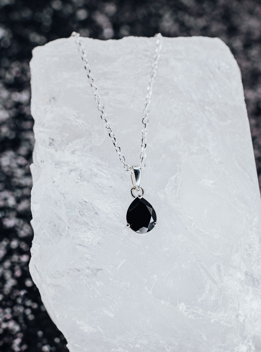 Teardrop black onyx silver necklace