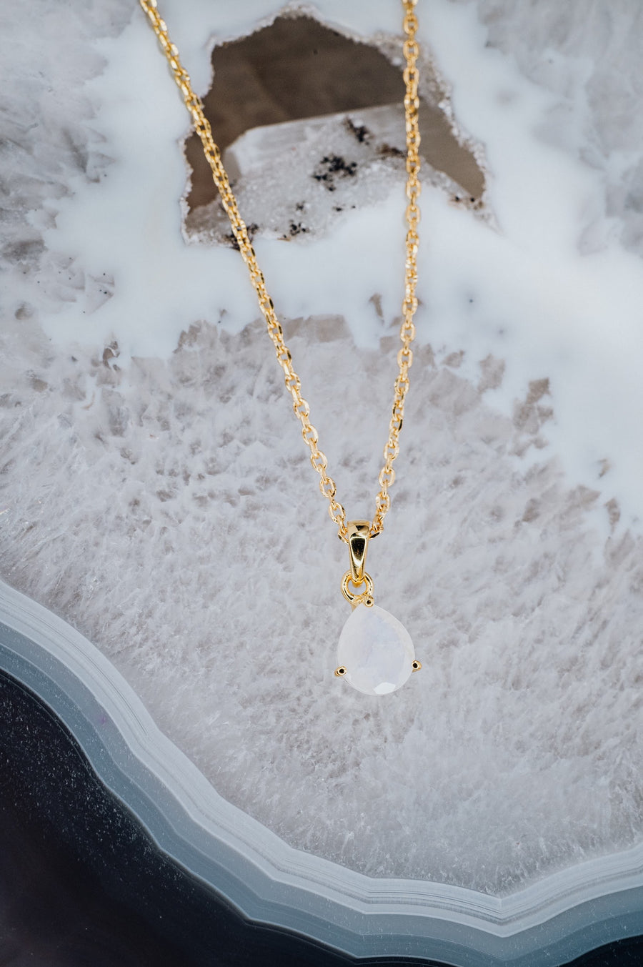 Teardrop moonstone necklace gold plated