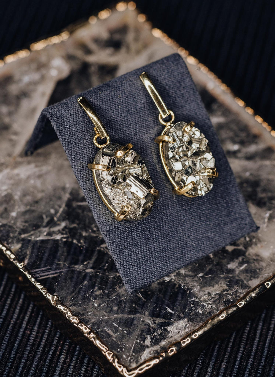 Oval pyrite fashion earrings
