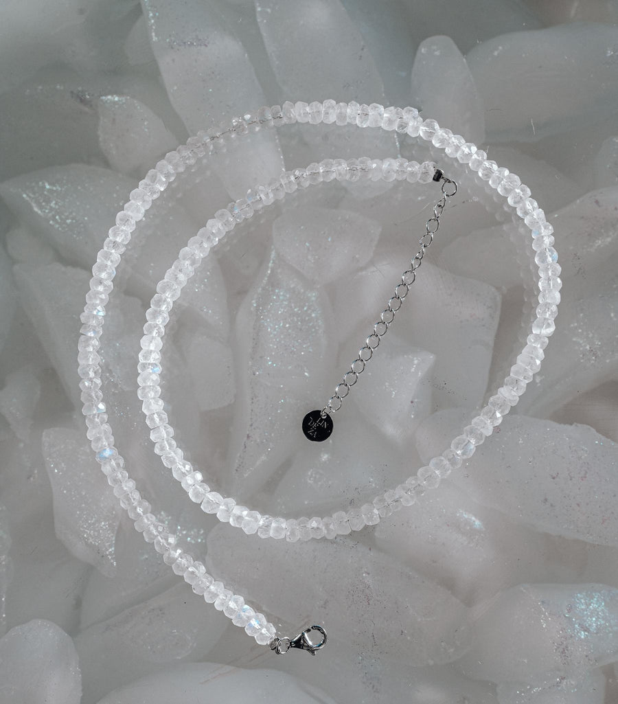 Moonstone silver necklace 4-4,5 mm